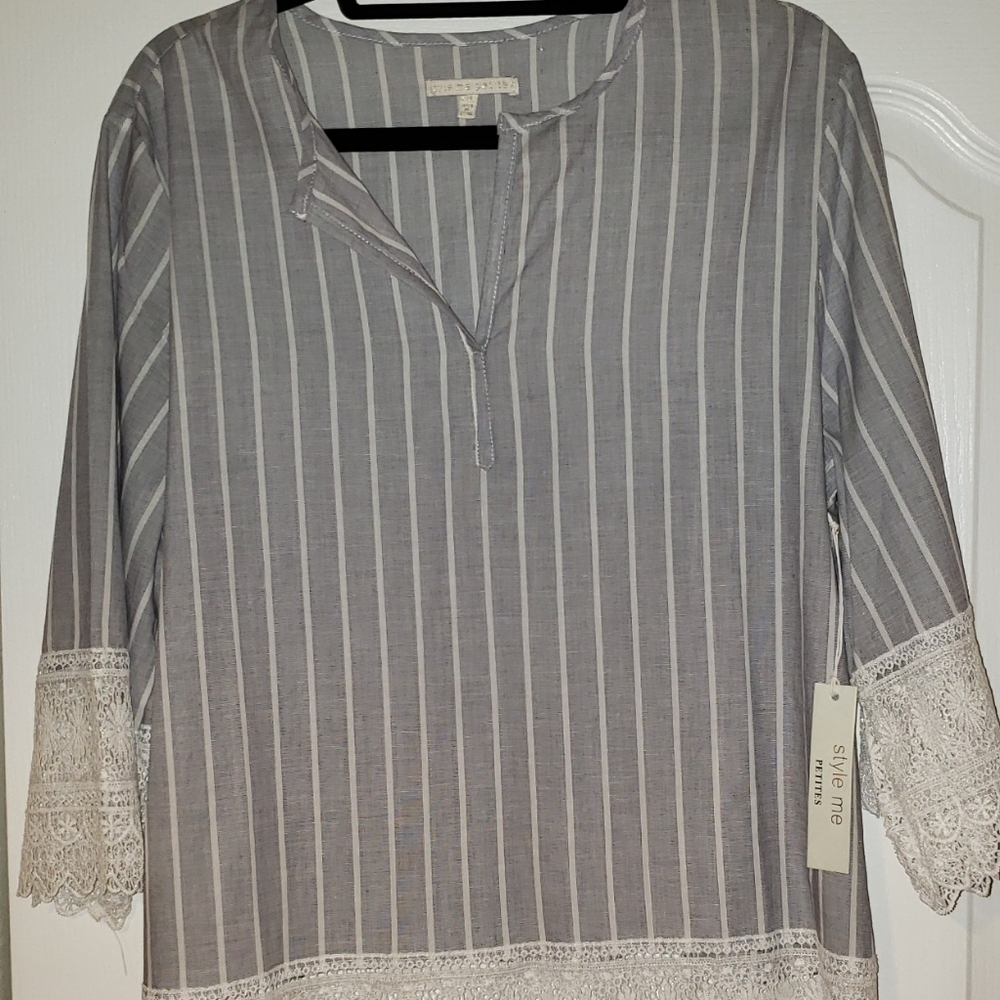 STYLISH TOP - Picture 2 of 3